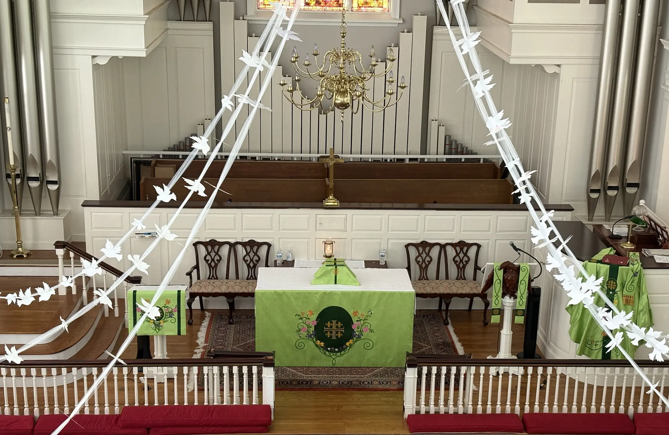 Full installation at St. Andrews, in Hanover, MA, showing all paraments and vestments