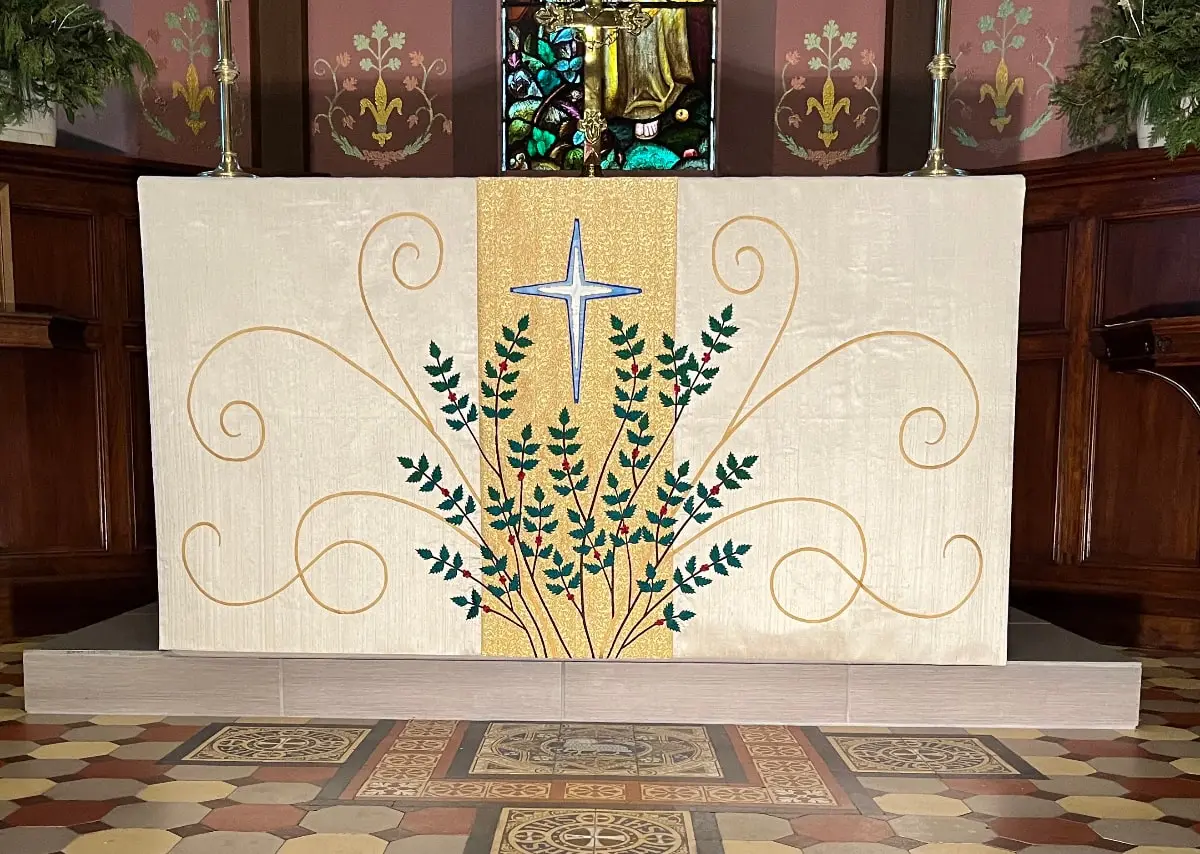 Quincy-altar-sm-min
