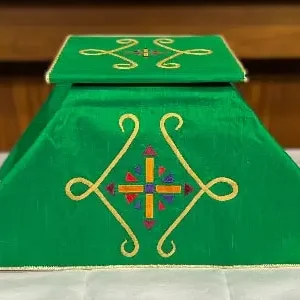 Eucharistic burse and veil complete the set