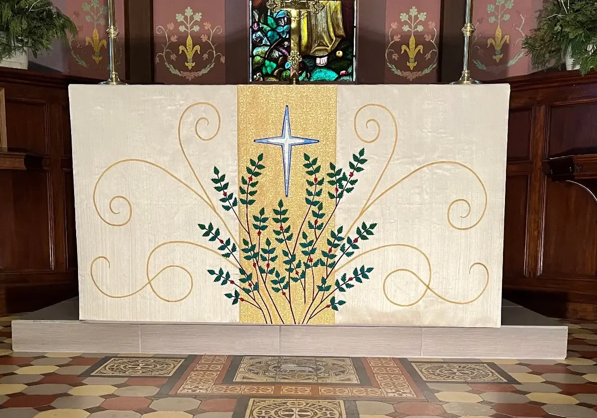 Quincy-altar-sm-min